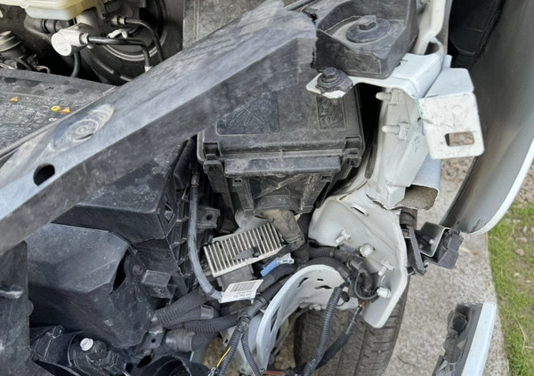 Renault Trafic cena 32900 przebieg: 107342, rok produkcji 2018 z Zduńska Wola małe 742
